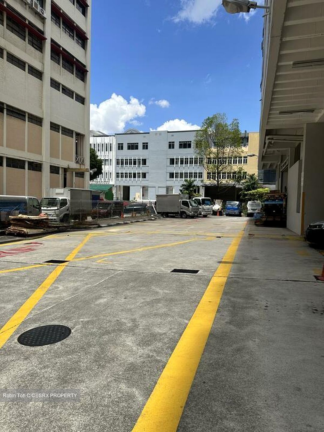 Guan Hua Warehouse Building (D13), Factory #498144501